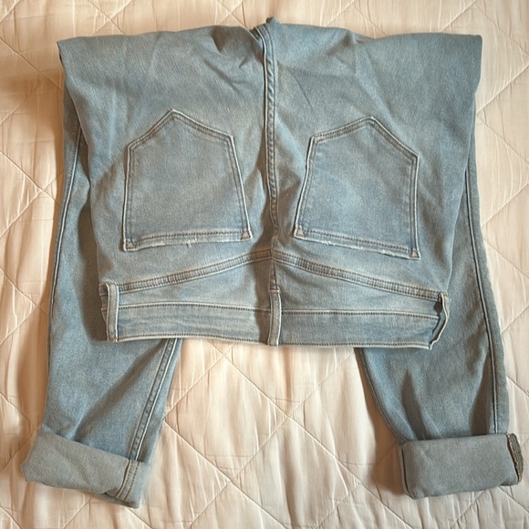 Old navy light wash - Picture 2 of 5